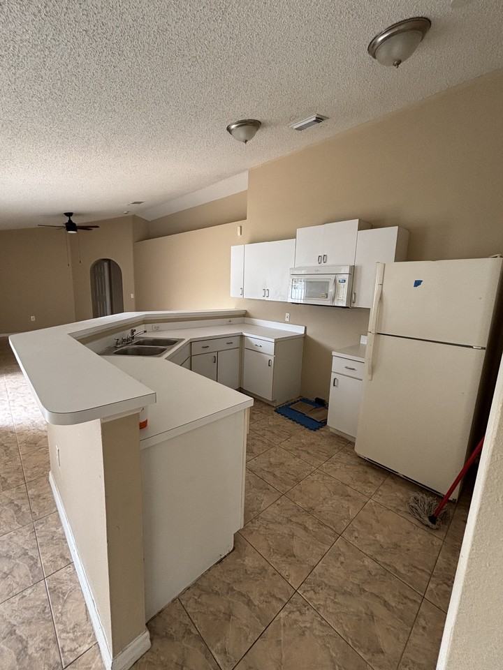 623 Polynesian Ct #NA - Photo 3 of 14