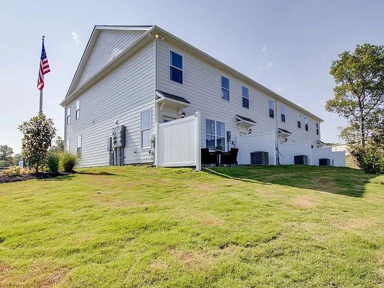 239 Mackenzie Way #87 - Photo 2 of 20