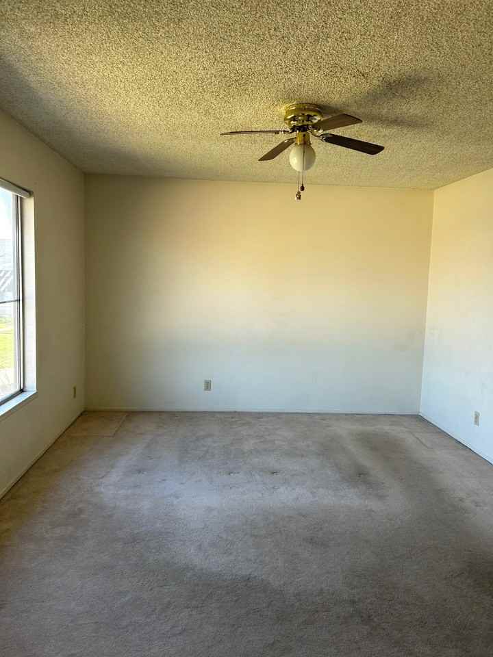773 Windwood Dr - Photo 3 of 12