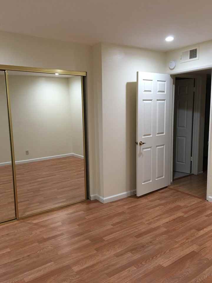 345 N Jackson St Apt 305 #NA - Photo 3 of 14