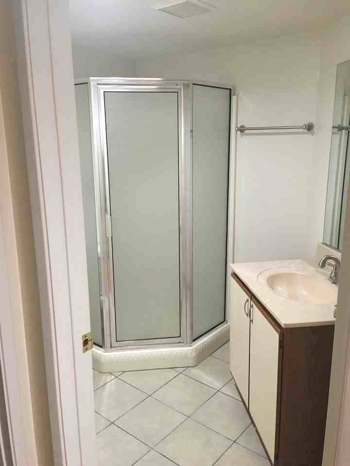 345 N Jackson St Apt 305 #NA - Photo 5 of 14