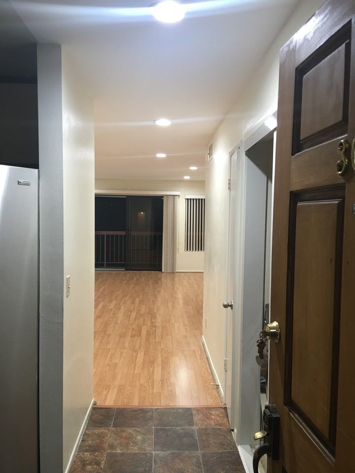 345 N Jackson St Apt 305 #NA - Photo 6 of 14