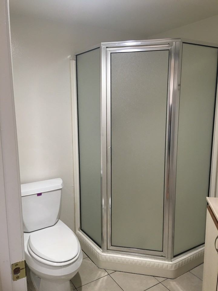 345 N Jackson St Apt 305 #NA - Photo 7 of 14