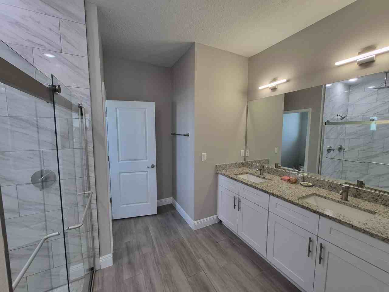 642 Desmoines Ct - Photo 5 of 16