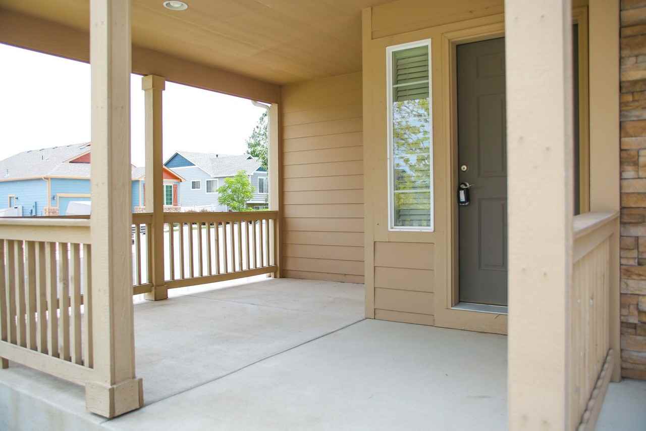 1506 Dryland St - Photo 4 of 24