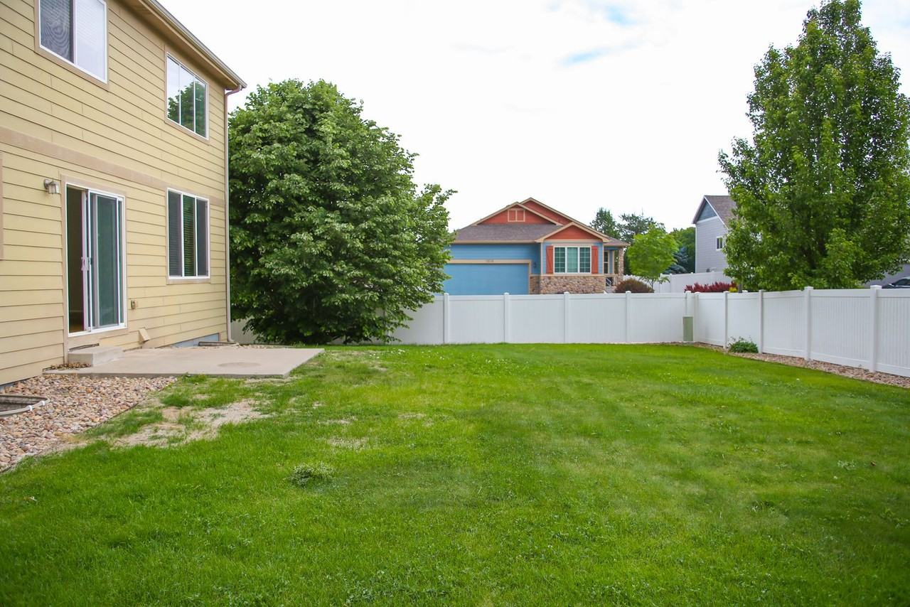 1506 Dryland St - Photo 5 of 24