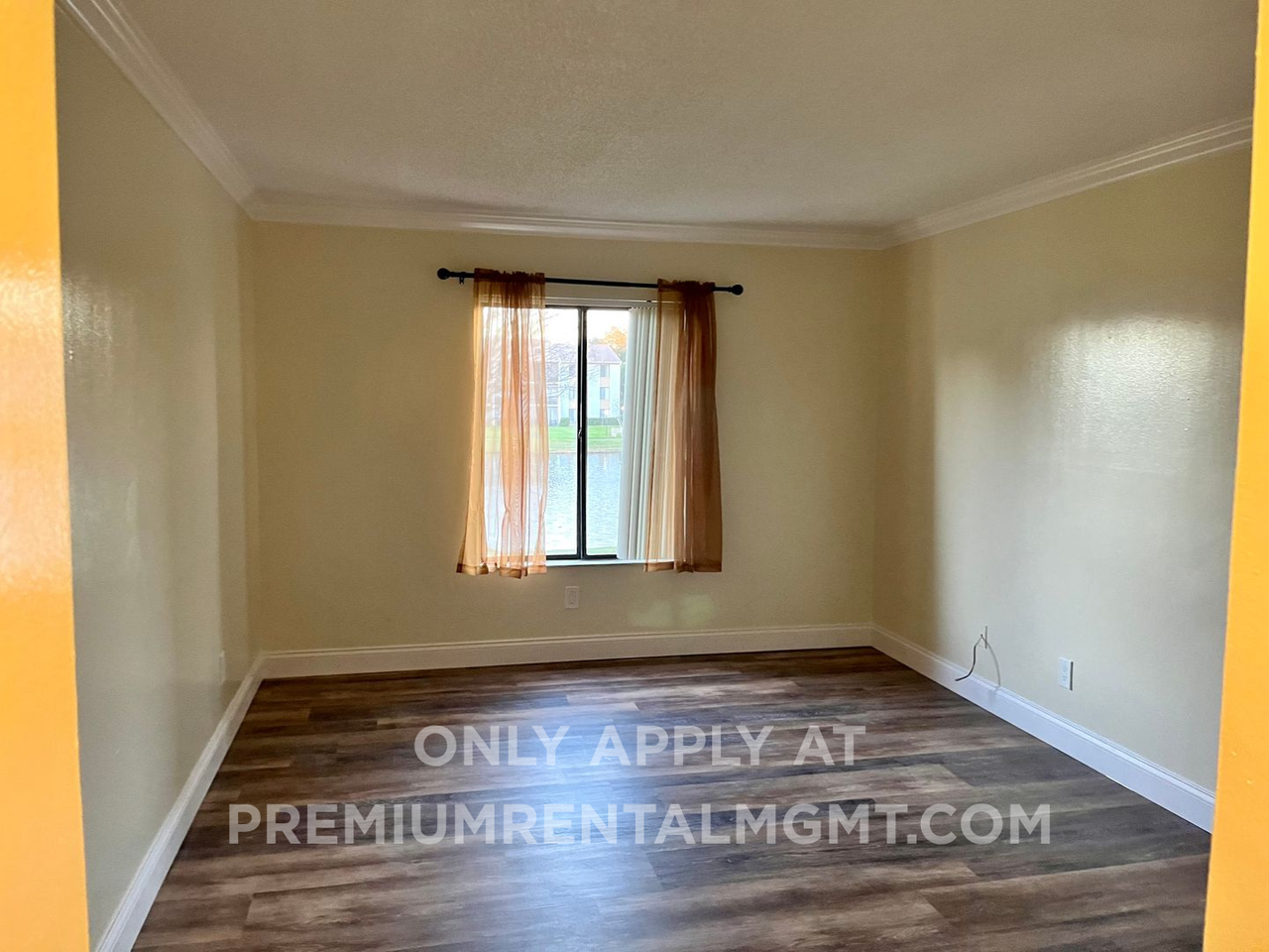 8205 Sun Spring Cir #72 - Photo 4 of 10