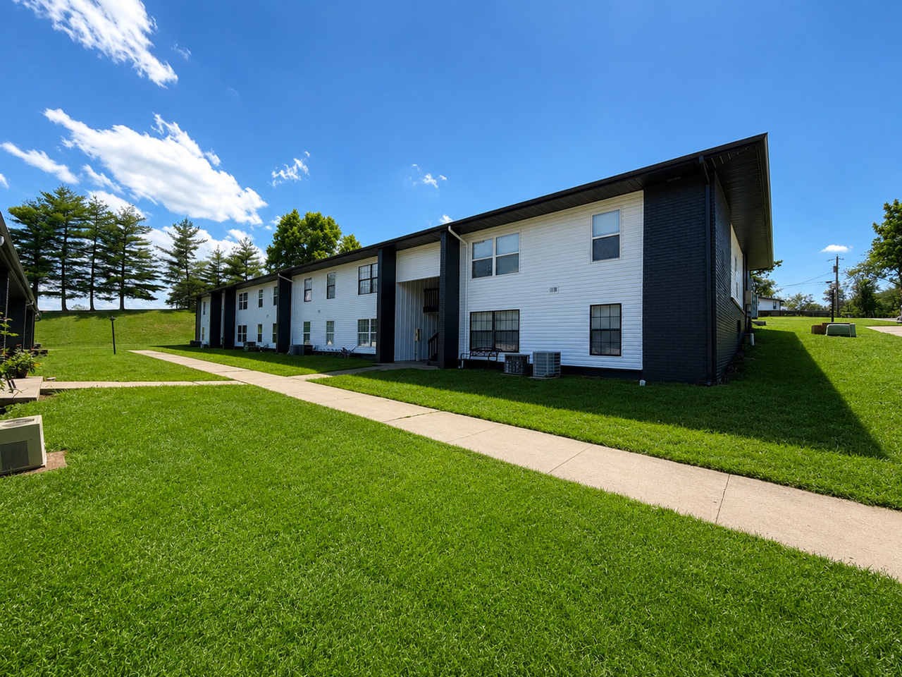 Branson Heights Apartments - Photo 2 of 3