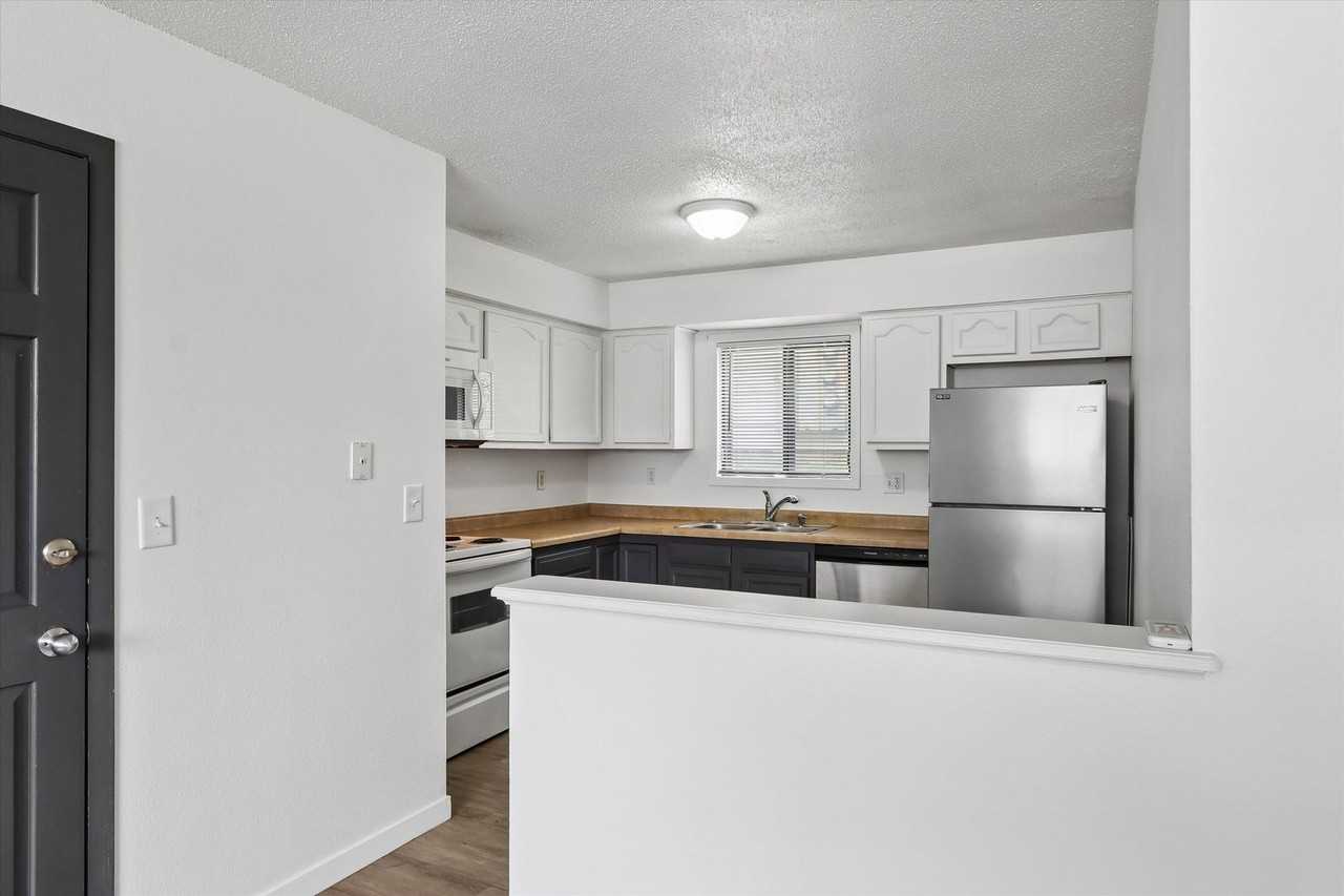 755 Brandon Avenue - Photo 2 of 15