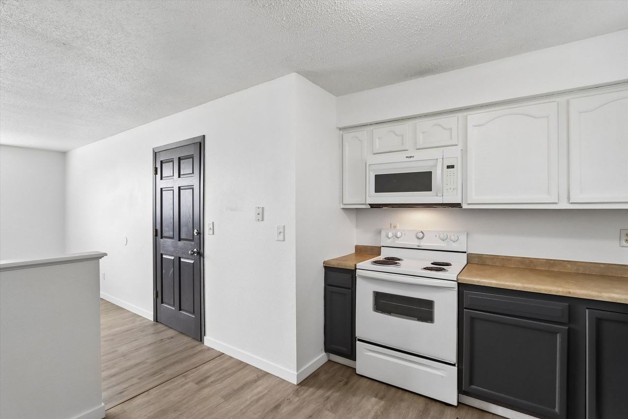755 Brandon Avenue - Photo 3 of 15