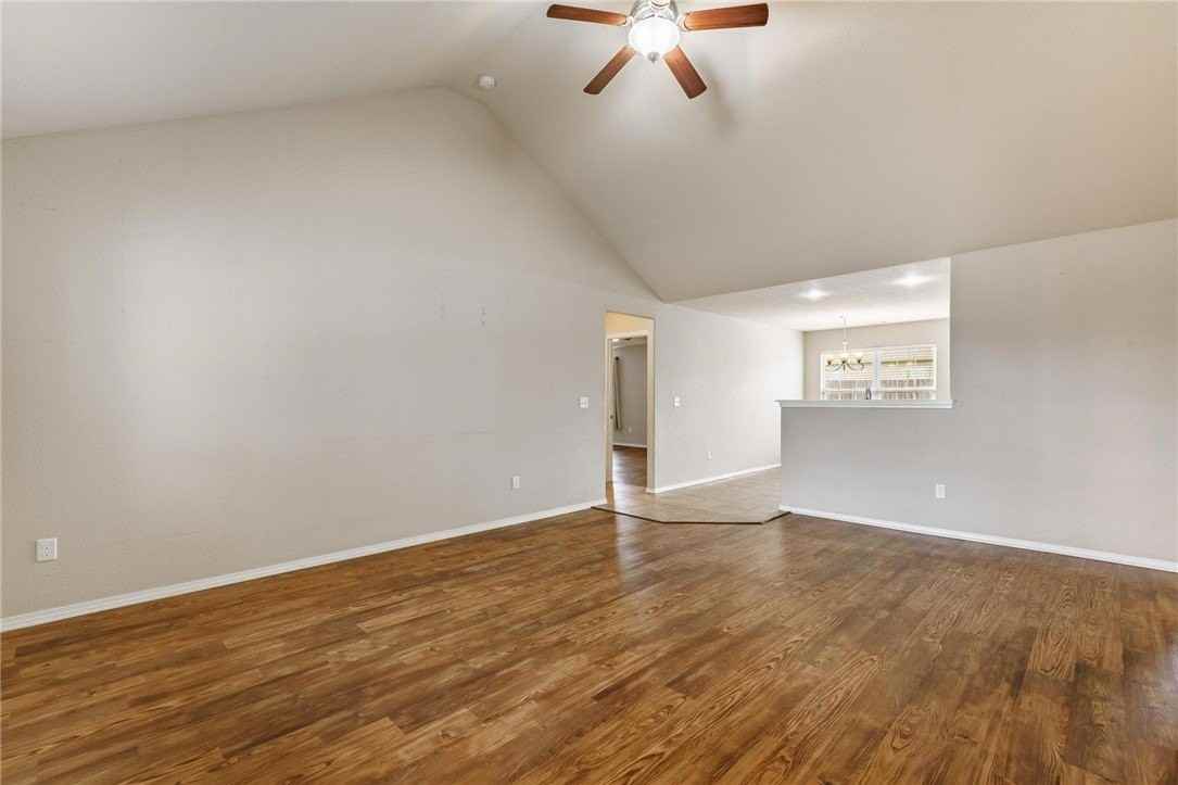 530 Lasso Ln - Photo 3 of 23
