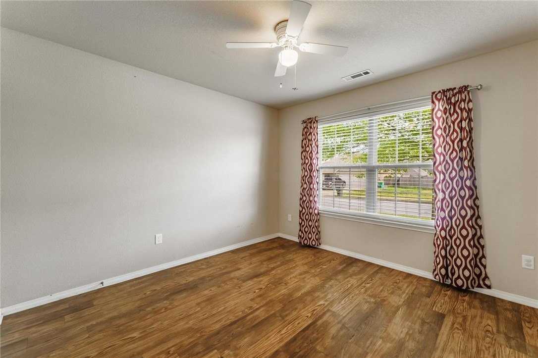 530 Lasso Ln - Photo 4 of 23
