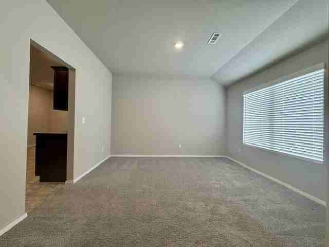 2816 Reynolds St - Photo 4 of 24