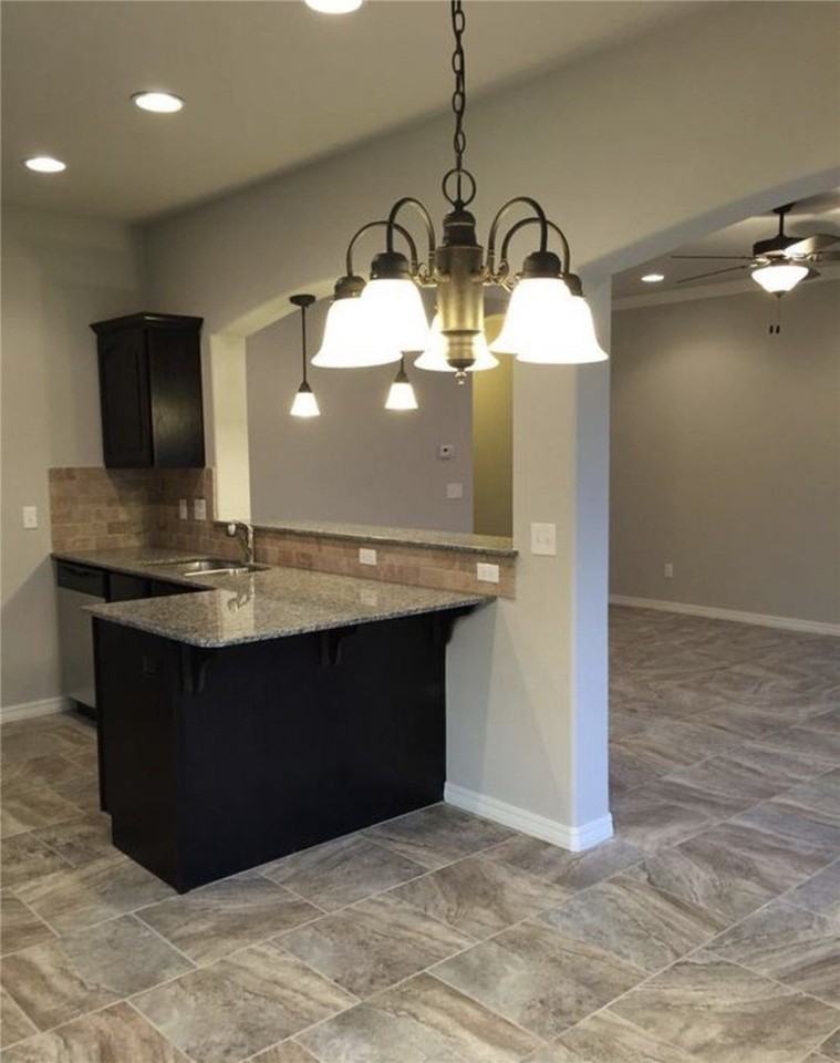 3061 N Downs Ave - Photo 4 of 15