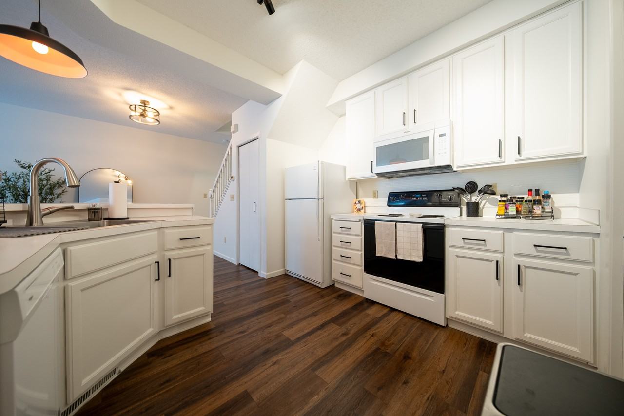 4275 Merrimac Ln N #21 - Photo 5 of 21