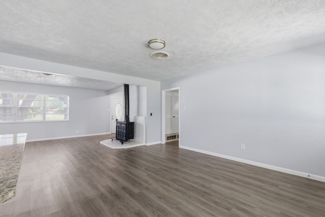2120 Nottingham Blvd #1 - Photo 3 of 26