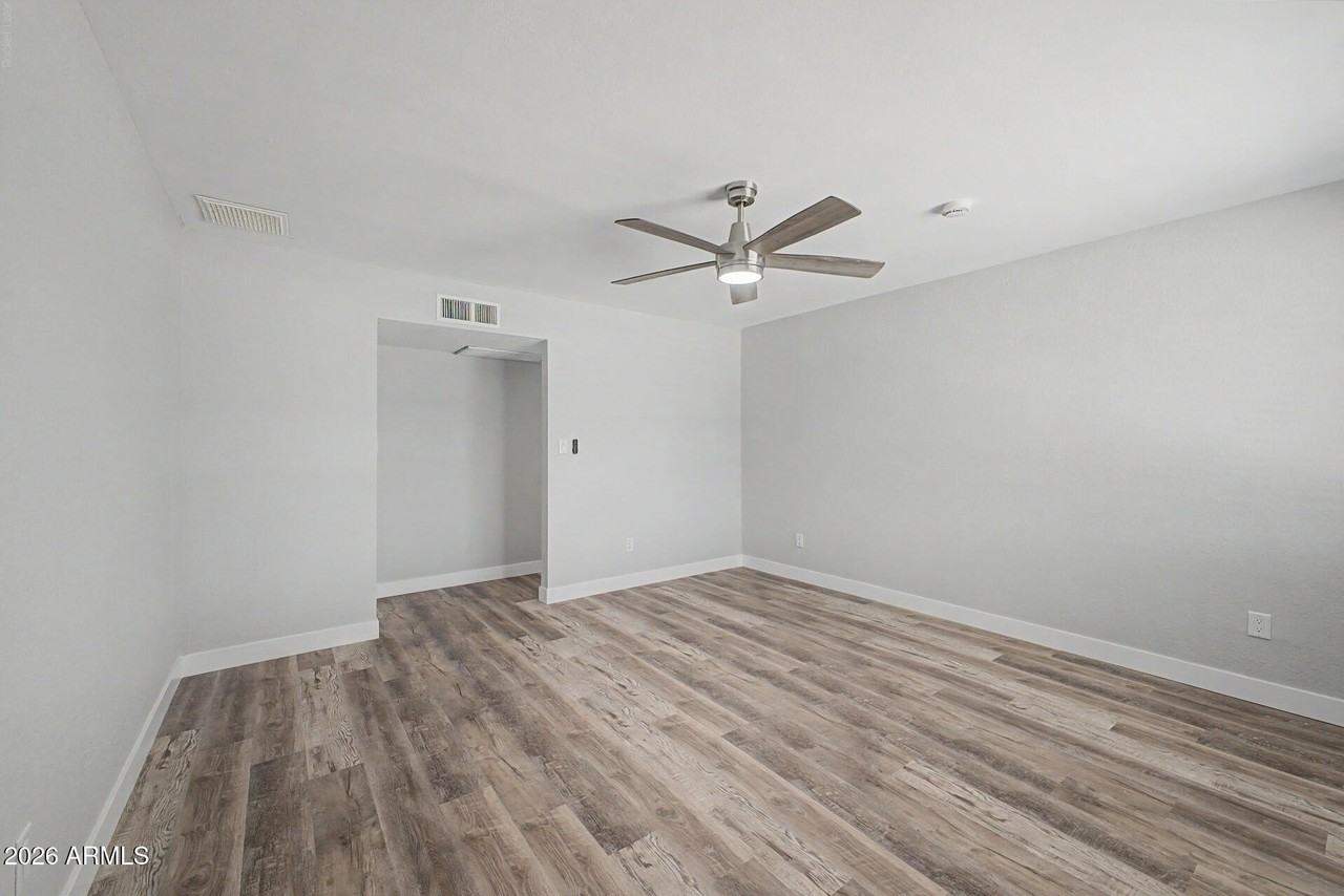1432 S Oracle - Photo 5 of 36