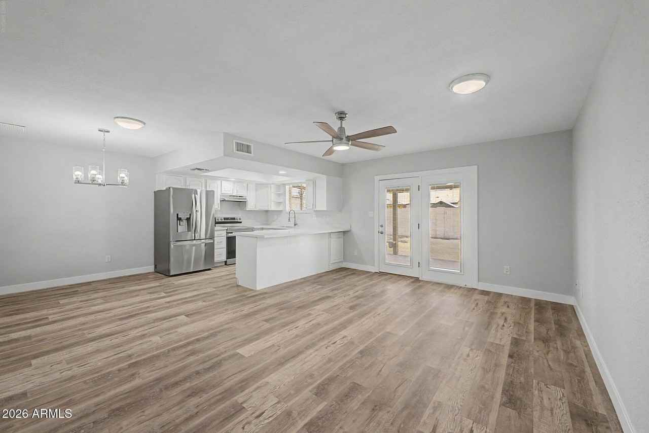 1432 S Oracle - Photo 6 of 36
