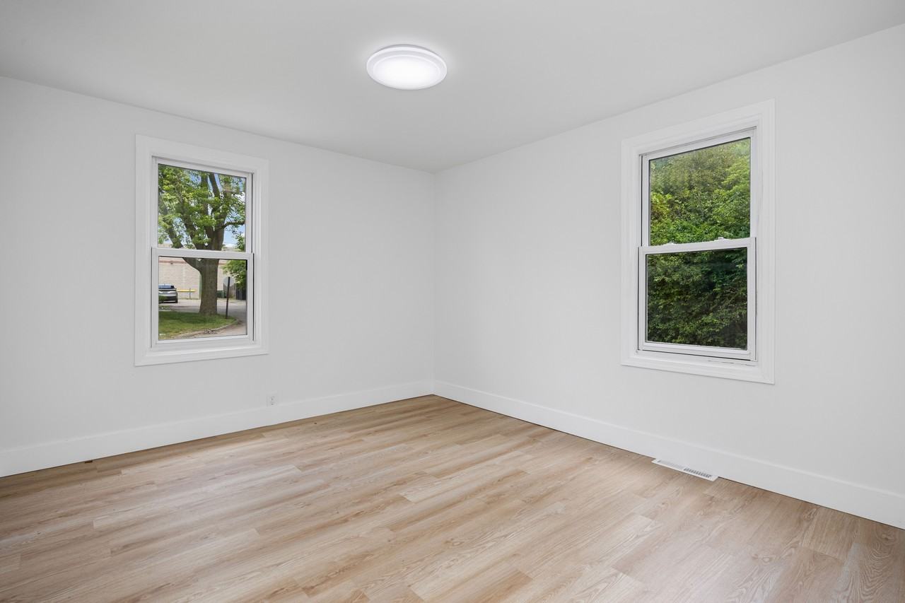 31291 Rexwood Street - Photo 6 of 12