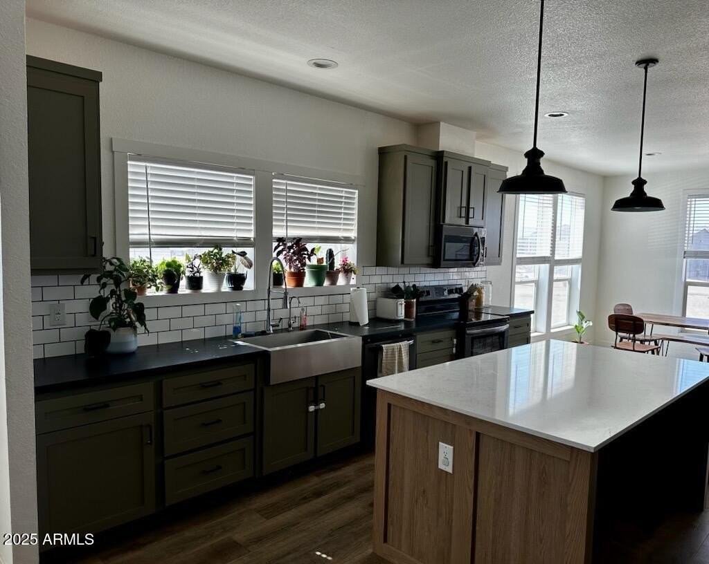 4057 N Solar St - Photo 2 of 50
