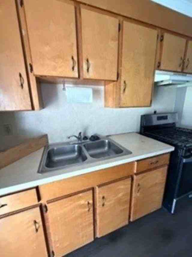 177 Cleveland St - Photo 3 of 8