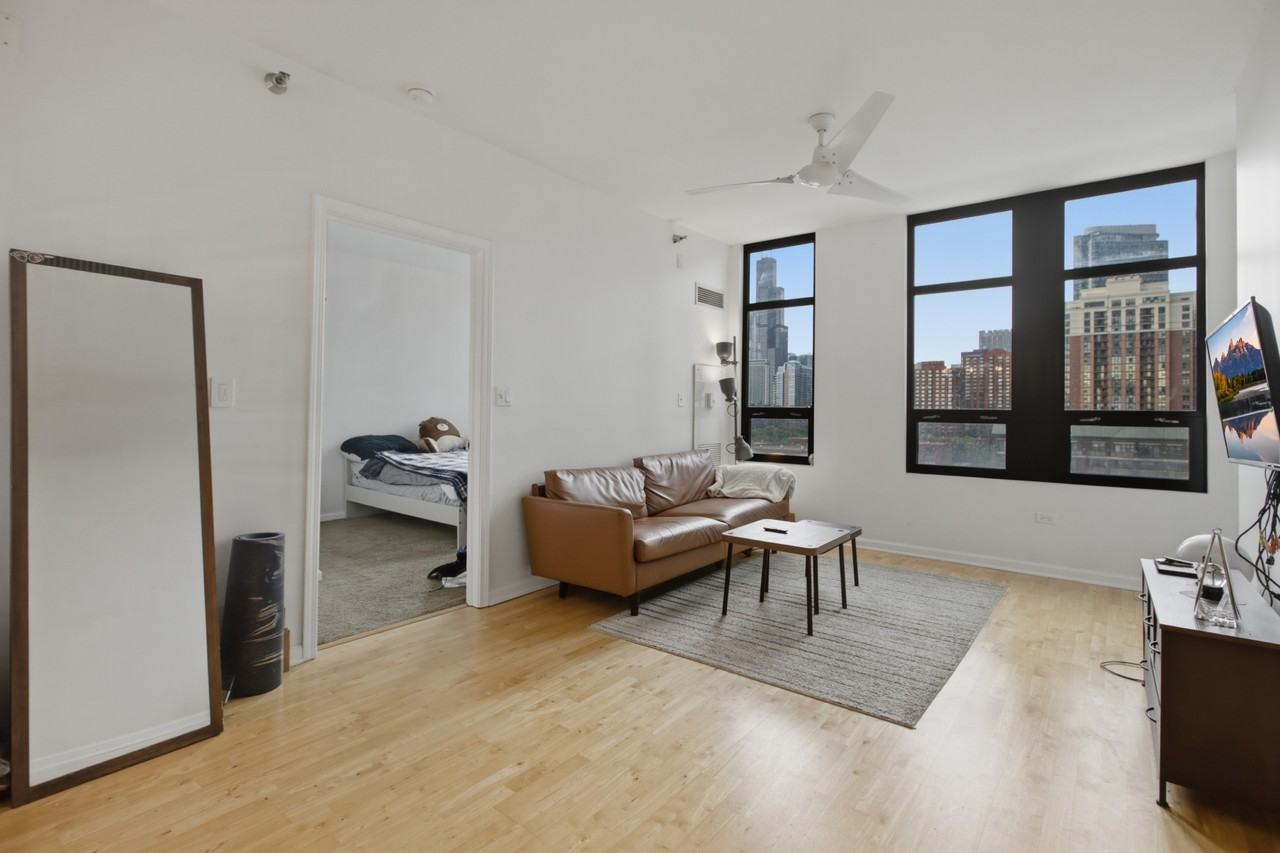 1255 S State St #901 - Photo 3 of 10
