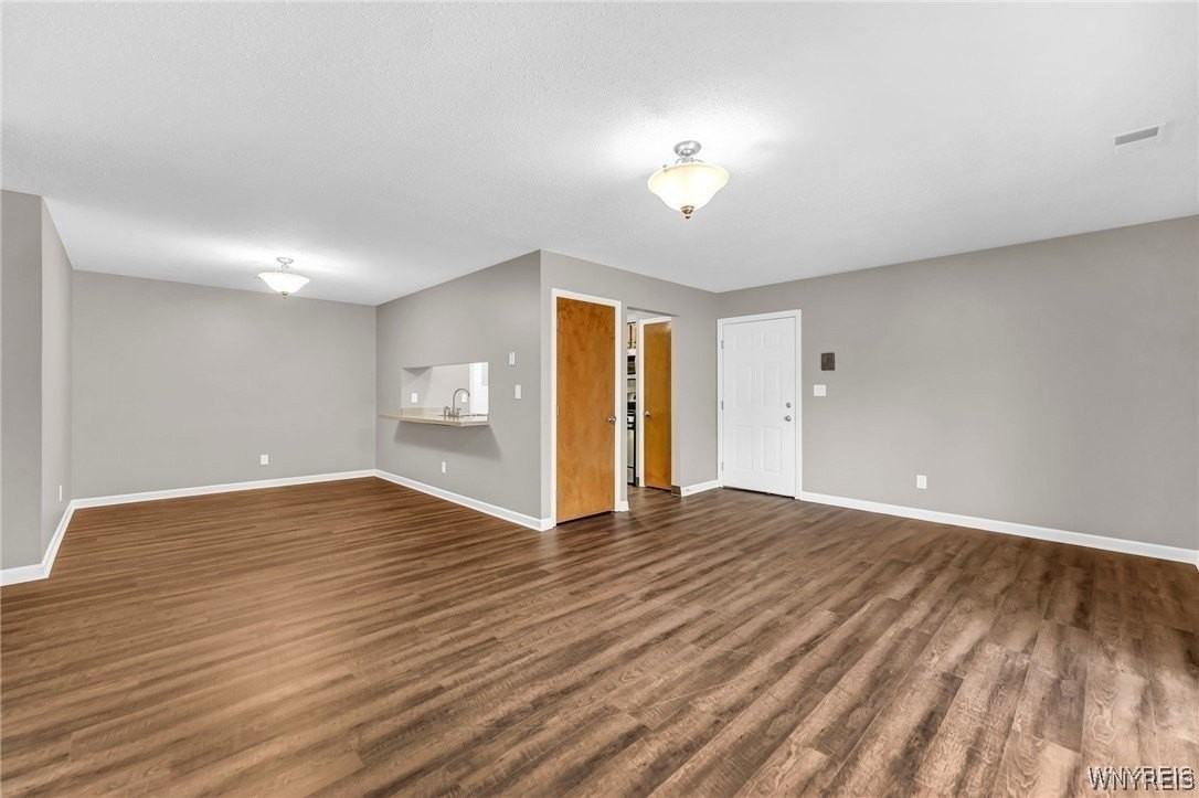 6632 Erie Rd - Photo 5 of 29