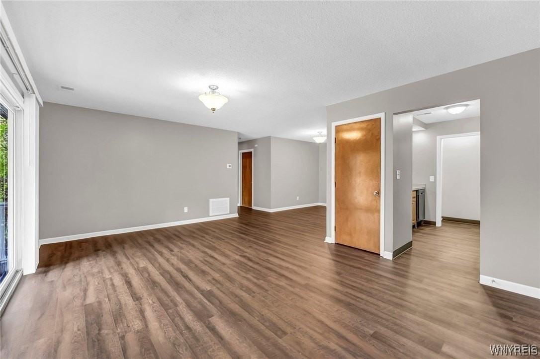 6632 Erie Rd - Photo 6 of 29