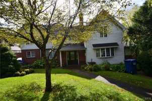 featured image of 210 Lincoln Park Dr