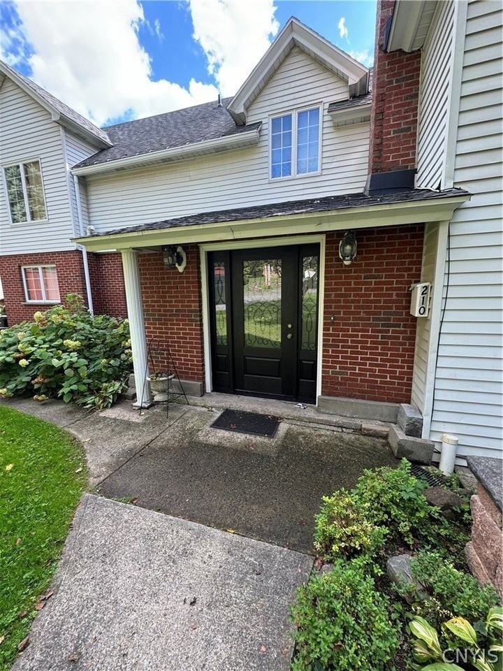 210 Lincoln Park Dr - Photo 3 of 36
