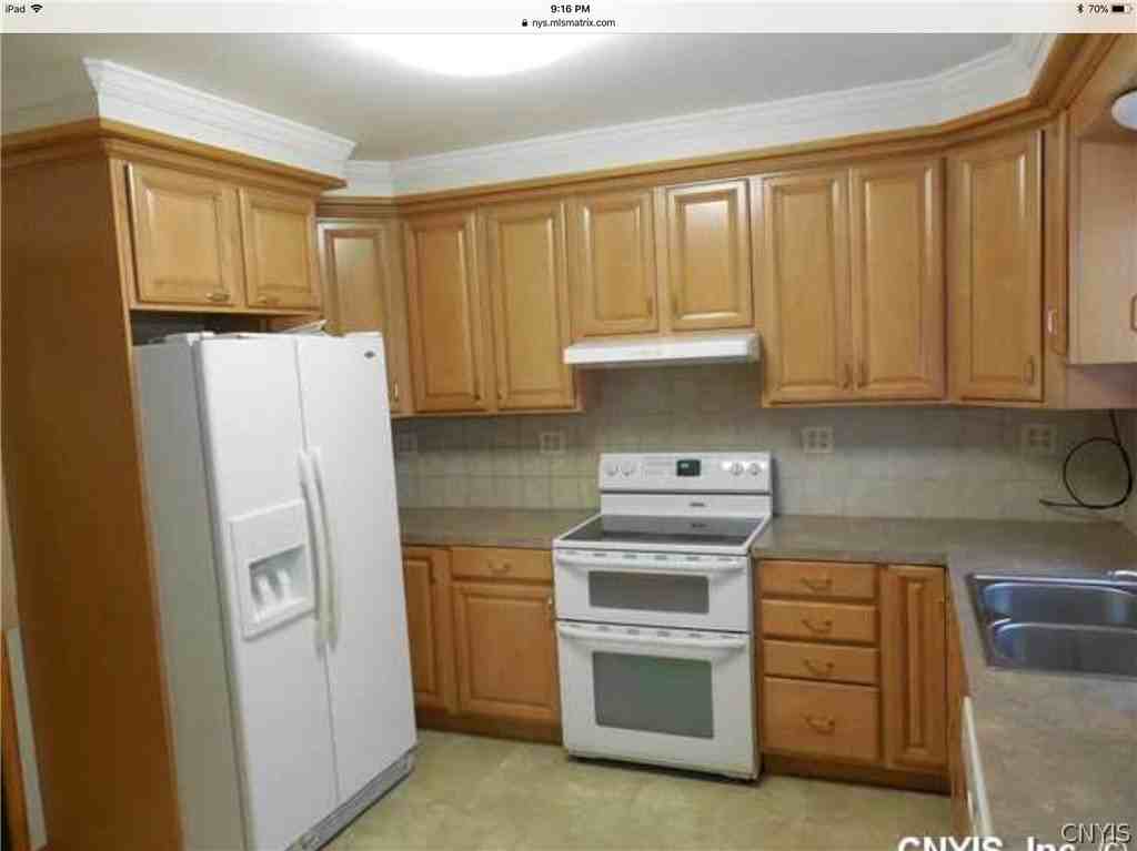210 Lincoln Park Dr - Photo 4 of 36
