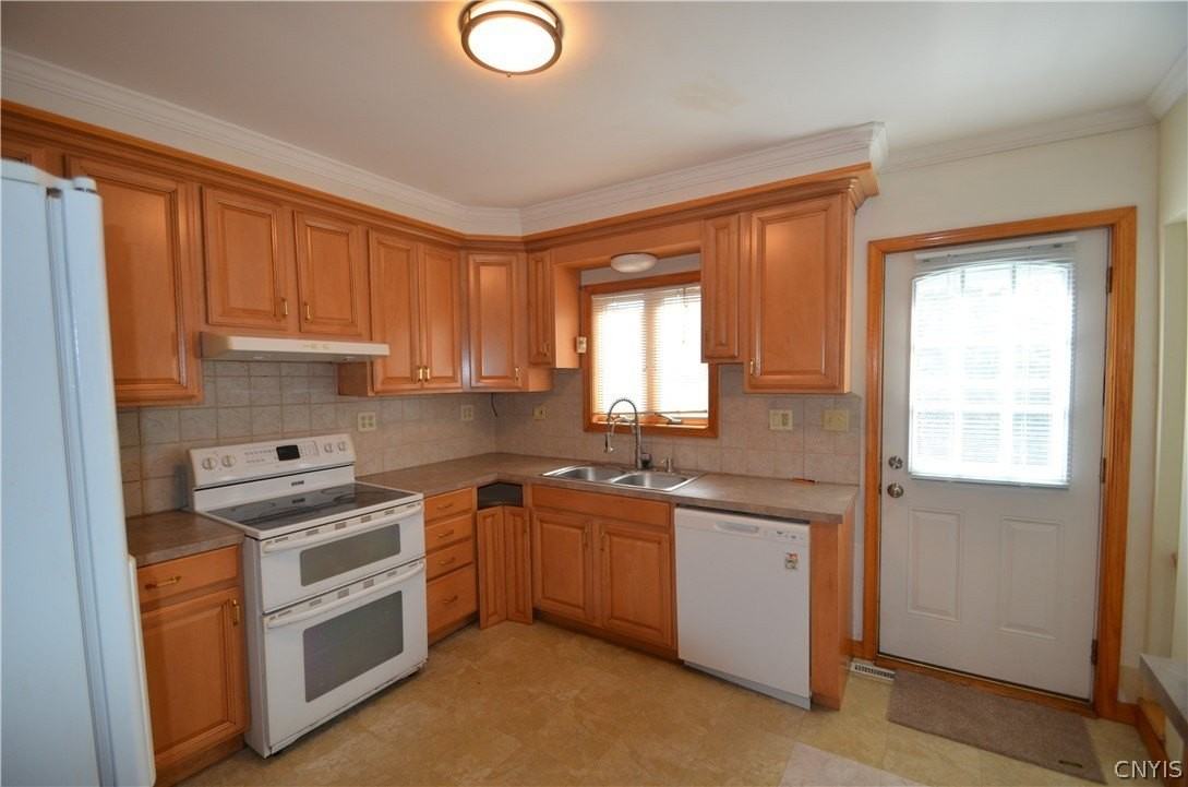 210 Lincoln Park Dr - Photo 5 of 36
