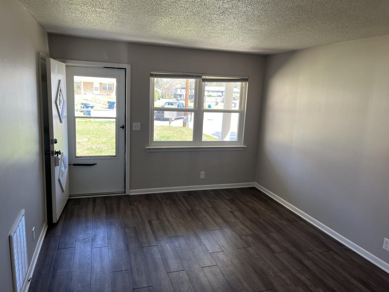 1413 Mana Ln #12 - Photo 3 of 14