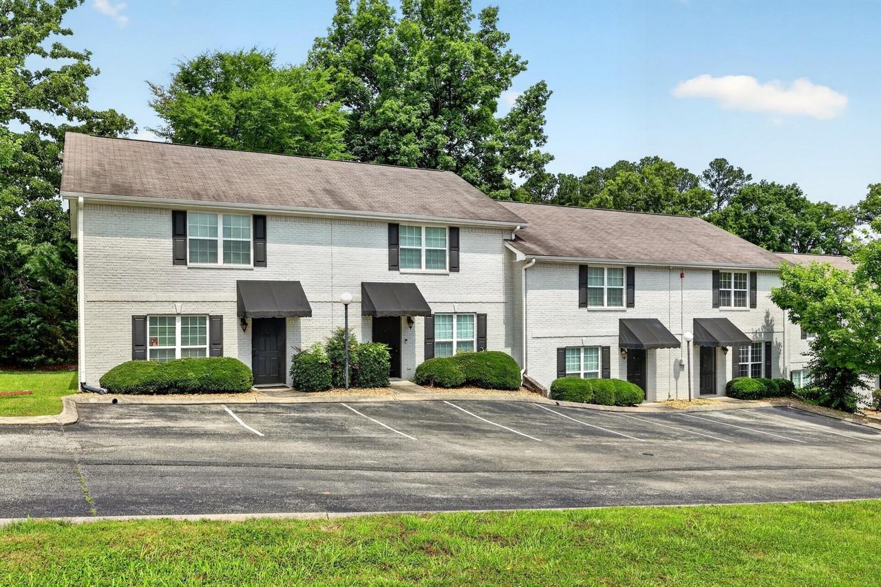 1109 Maple Tree Ln