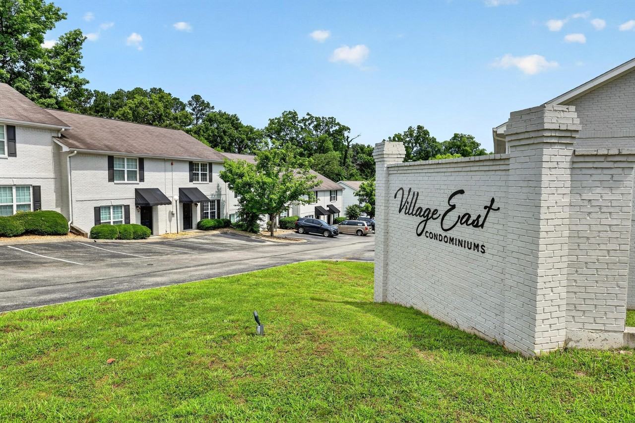 1113 Maple Tree Ln - Photo 3 of 30