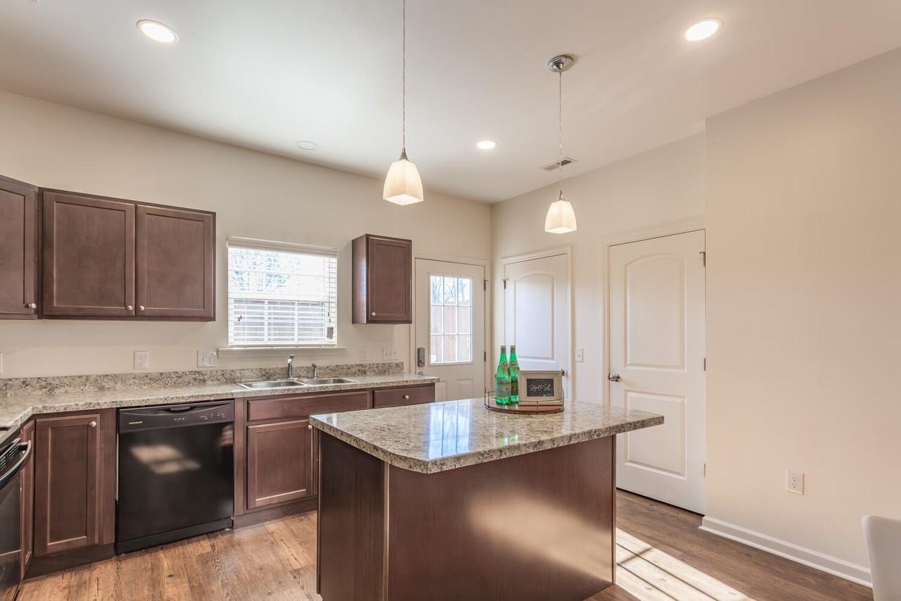 272 Trunk St Ne #272 - Photo 2 of 19