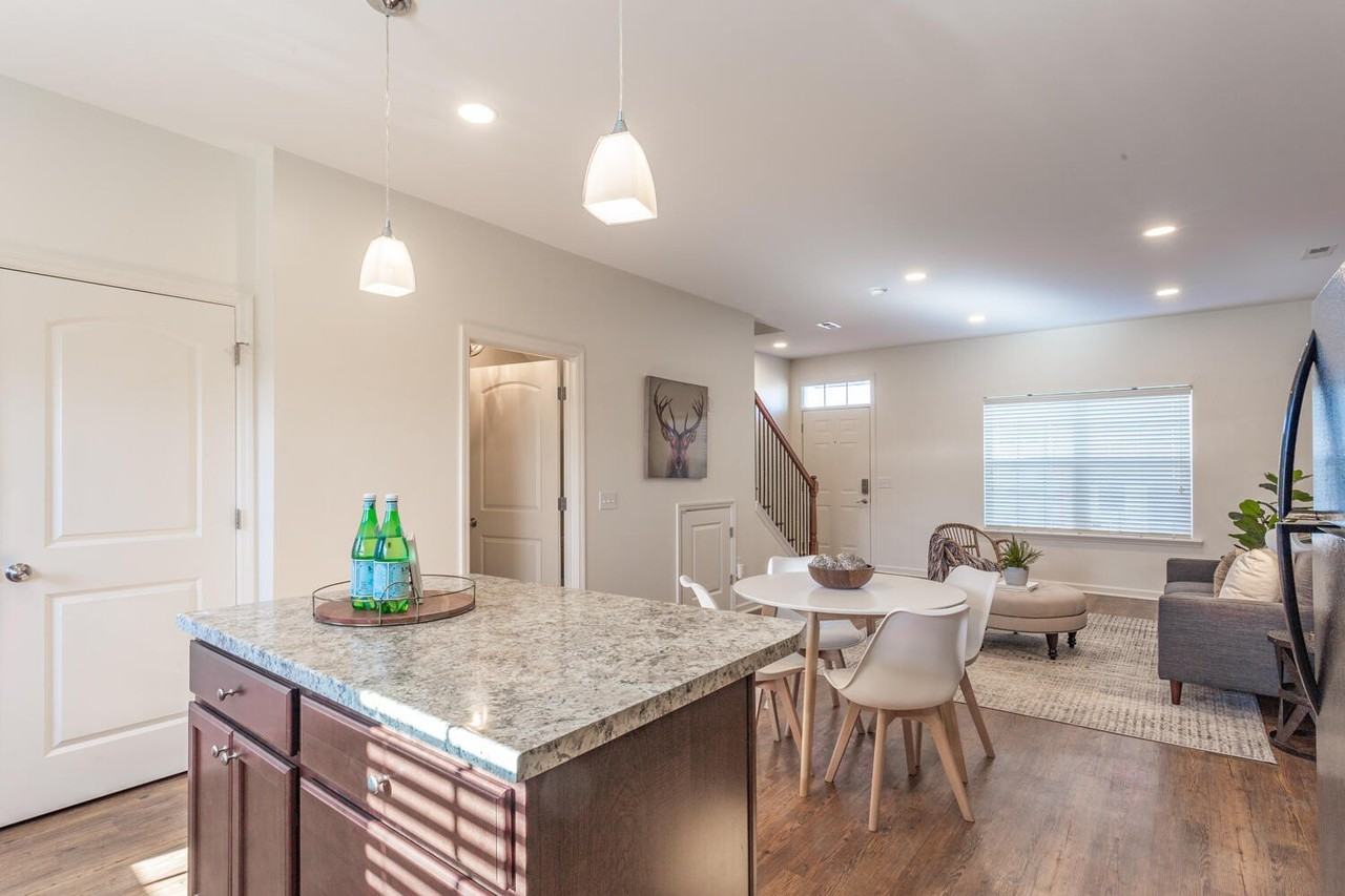 272 Trunk St Ne #272 - Photo 3 of 19