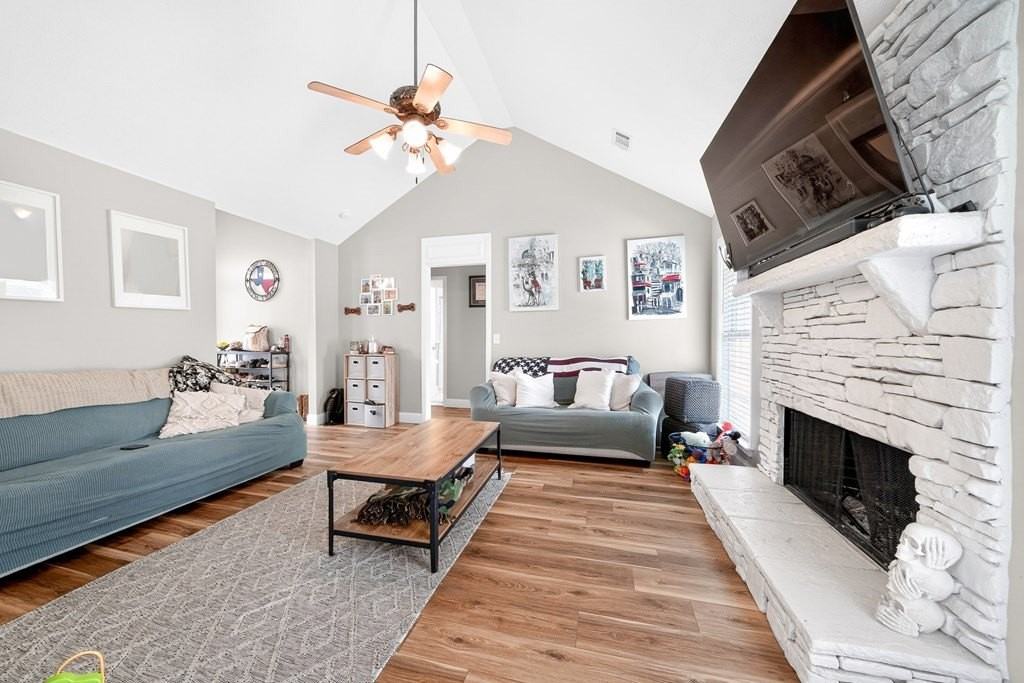 409 Lee Road 2141 - Photo 4 of 36