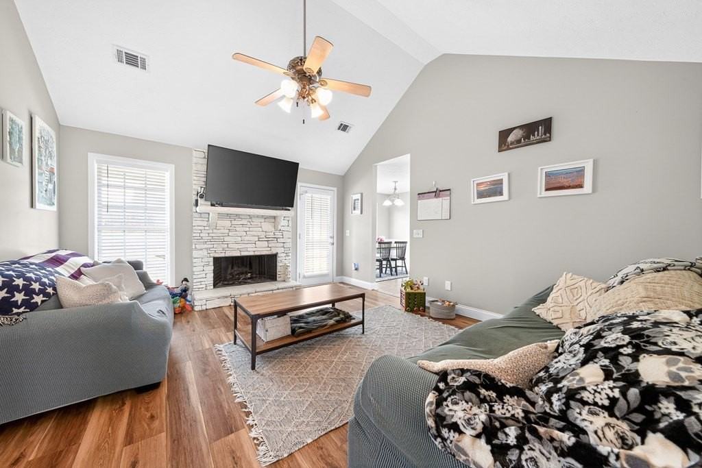 409 Lee Road 2141 - Photo 5 of 36