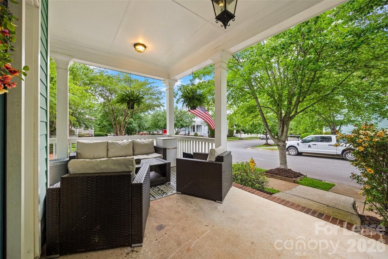 15655 Taviston St - Photo 3 of 41