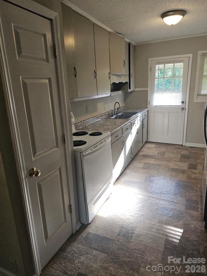 2250 Brookwood Rd - Photo 5 of 19