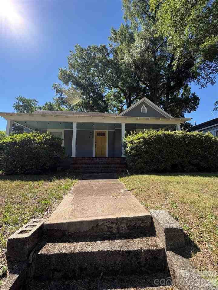 116 Cabarrus Ave E
