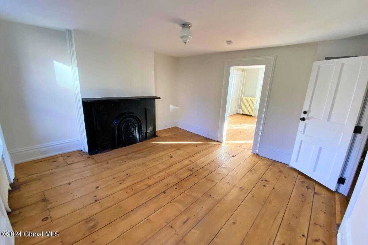 38 State St - Photo 4 of 18