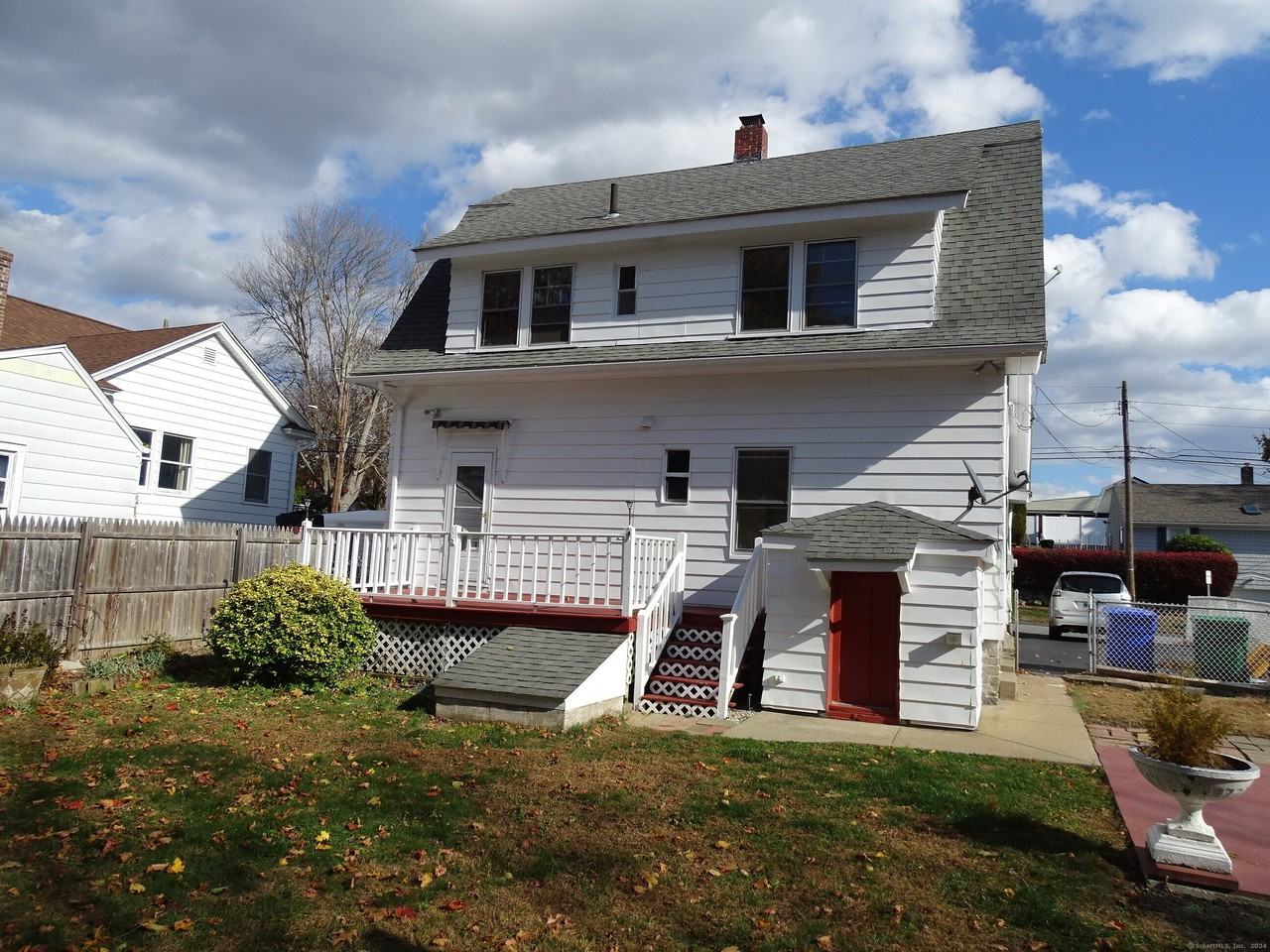 45 Olive St - Photo 5 of 32