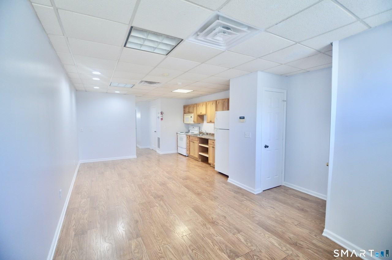 1880 Barnum Ave - Photo 2 of 9