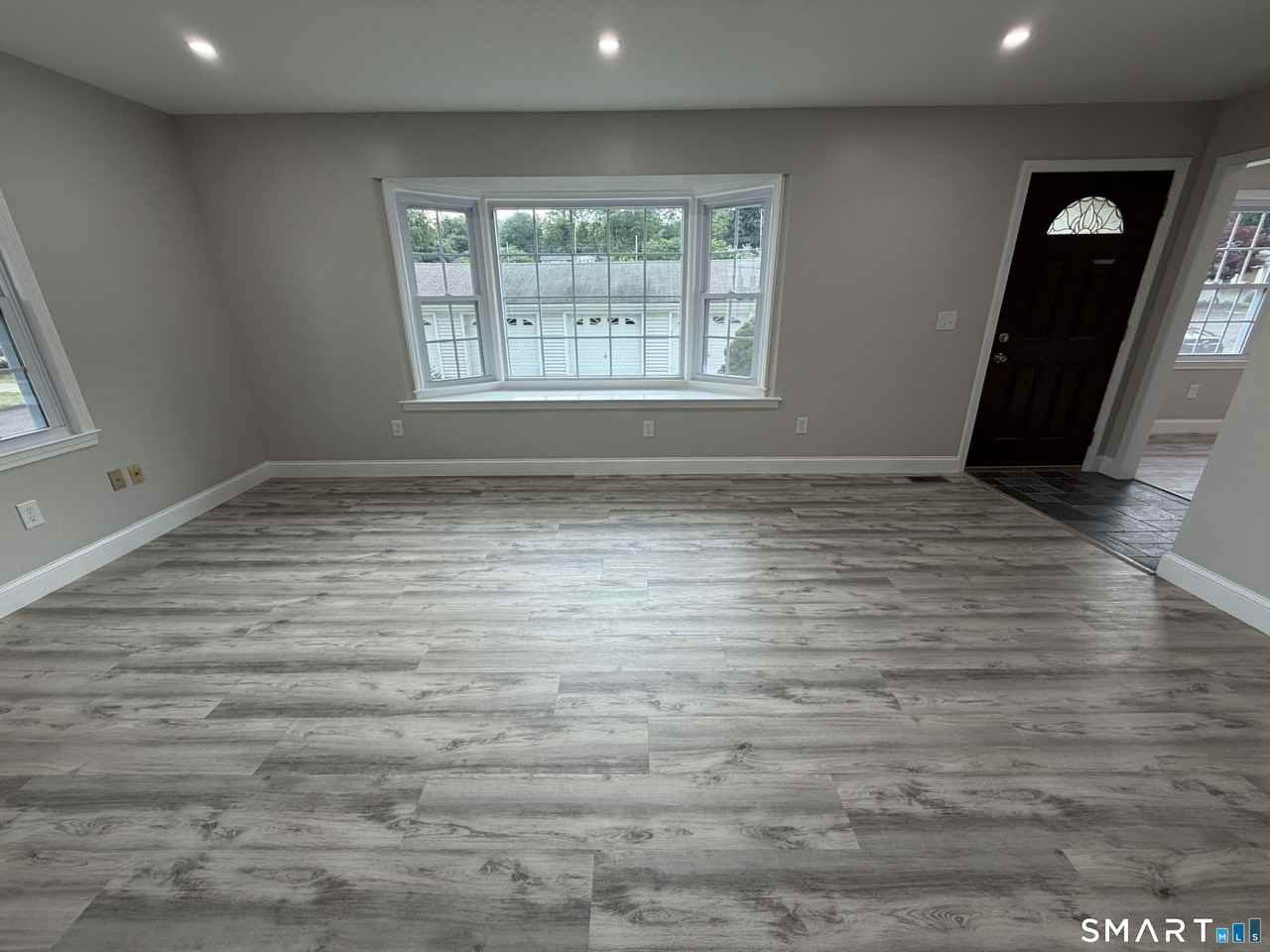 56 Janet Cir #7 - Photo 5 of 28