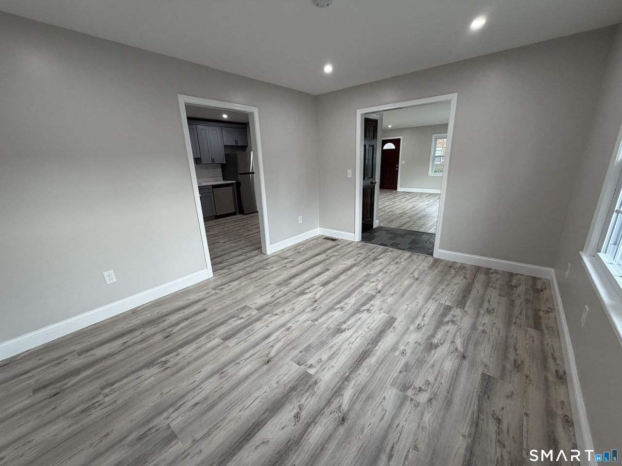 56 Janet Cir #7 - Photo 7 of 28