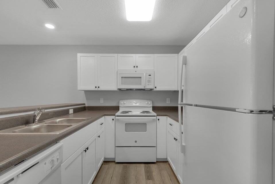 2259 Whitman Ln - Photo 7 of 17