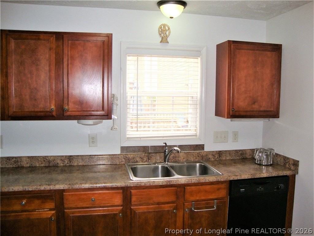 1607 Silver Ridge Ct - Photo 5 of 19