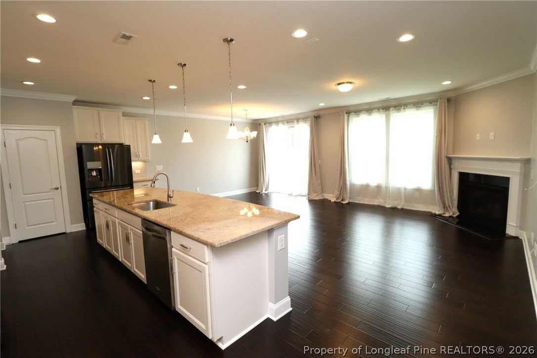 410 Boscawen Ln - Photo 3 of 42